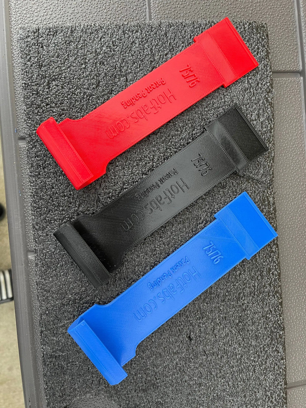 iPad, iPhone Holder fits Boeing 757 & 767 - yoke mounted Hot Fabs LLC