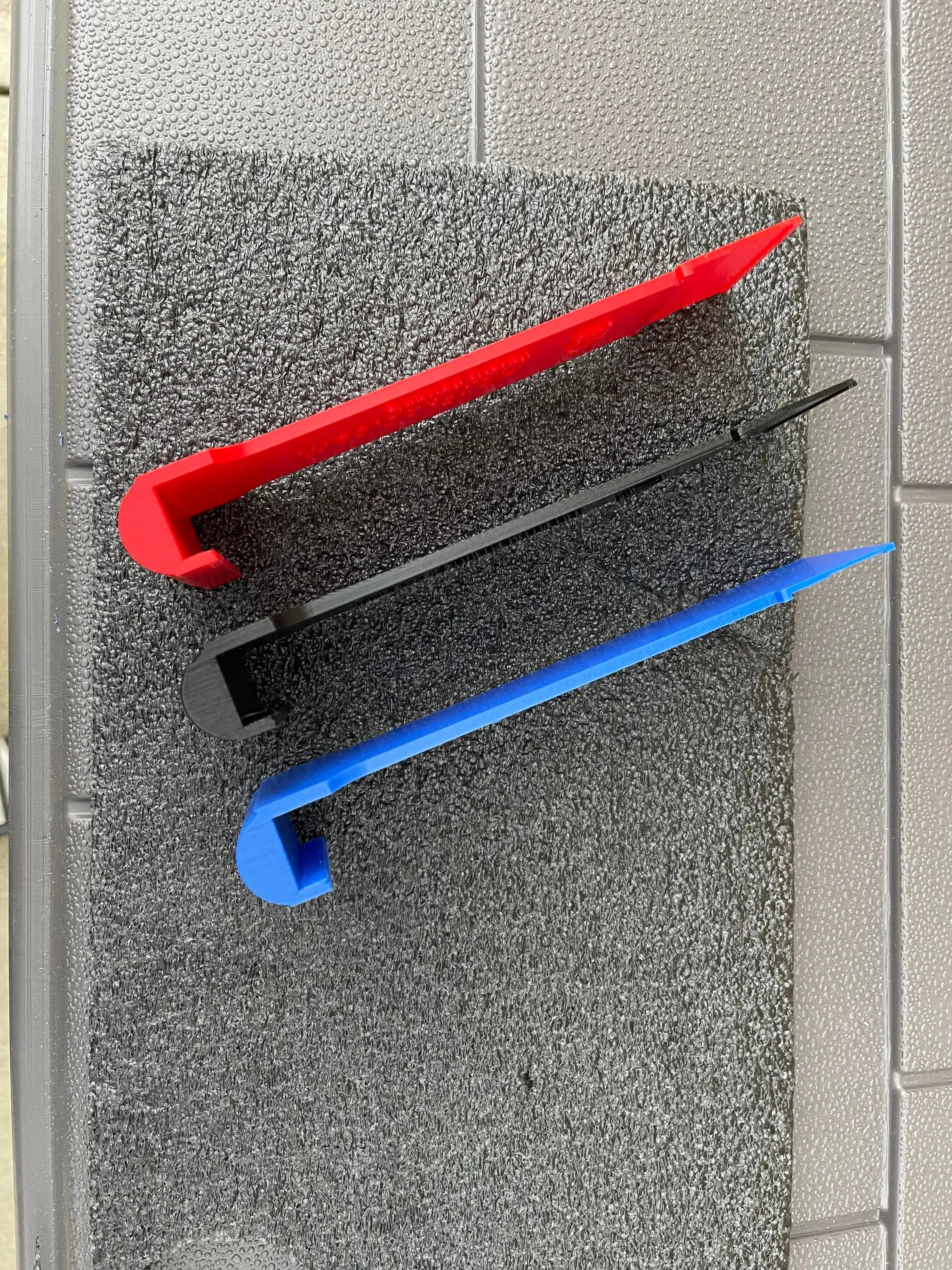 iPad, iPhone Holder fits Boeing 757 & 767 - yoke mounted Hot Fabs LLC